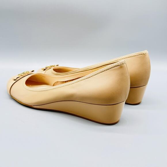 Cole Haan Shoes Womens 10 Beige Leather Bow Logo Cap Toe Pumps Slip On NEW - Picture 6 of 13